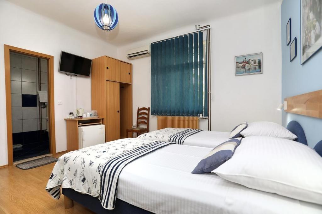 Rooms With A Parking Space Trogir - 17442 Quarto foto